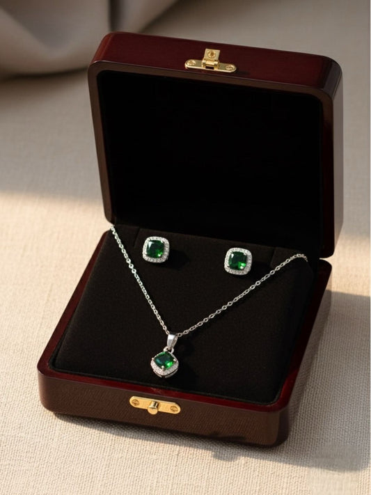 Zircon emerald square stone set
